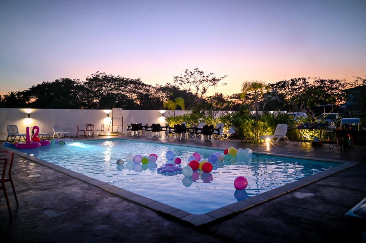 Riverra Inn Langkawi Kuah Eksteriør bilde